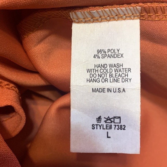 ❌DONATED❌Rust Brown Cold Shoulder V-Neck Lined Short Romper - Picture 10 of 12